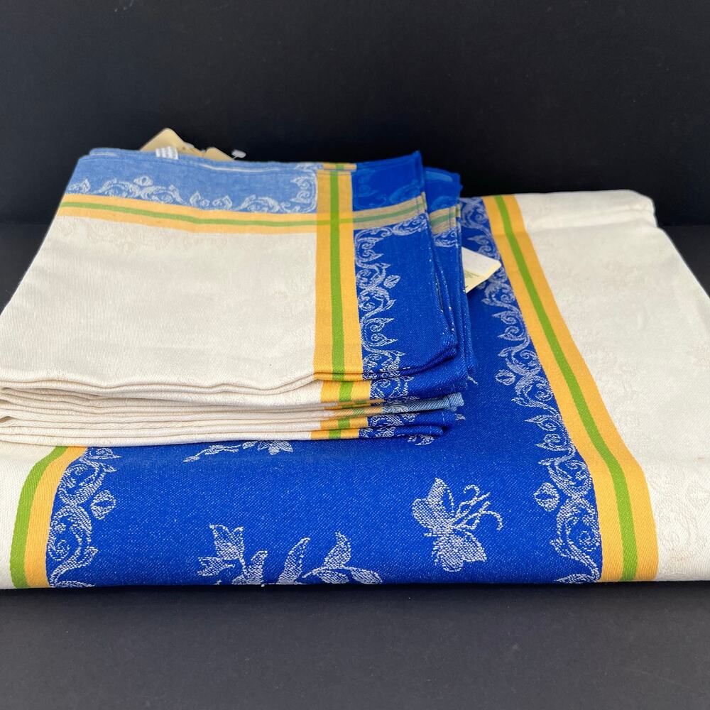 Haus Fortuna French Provençale tablecloth and 7 napkins